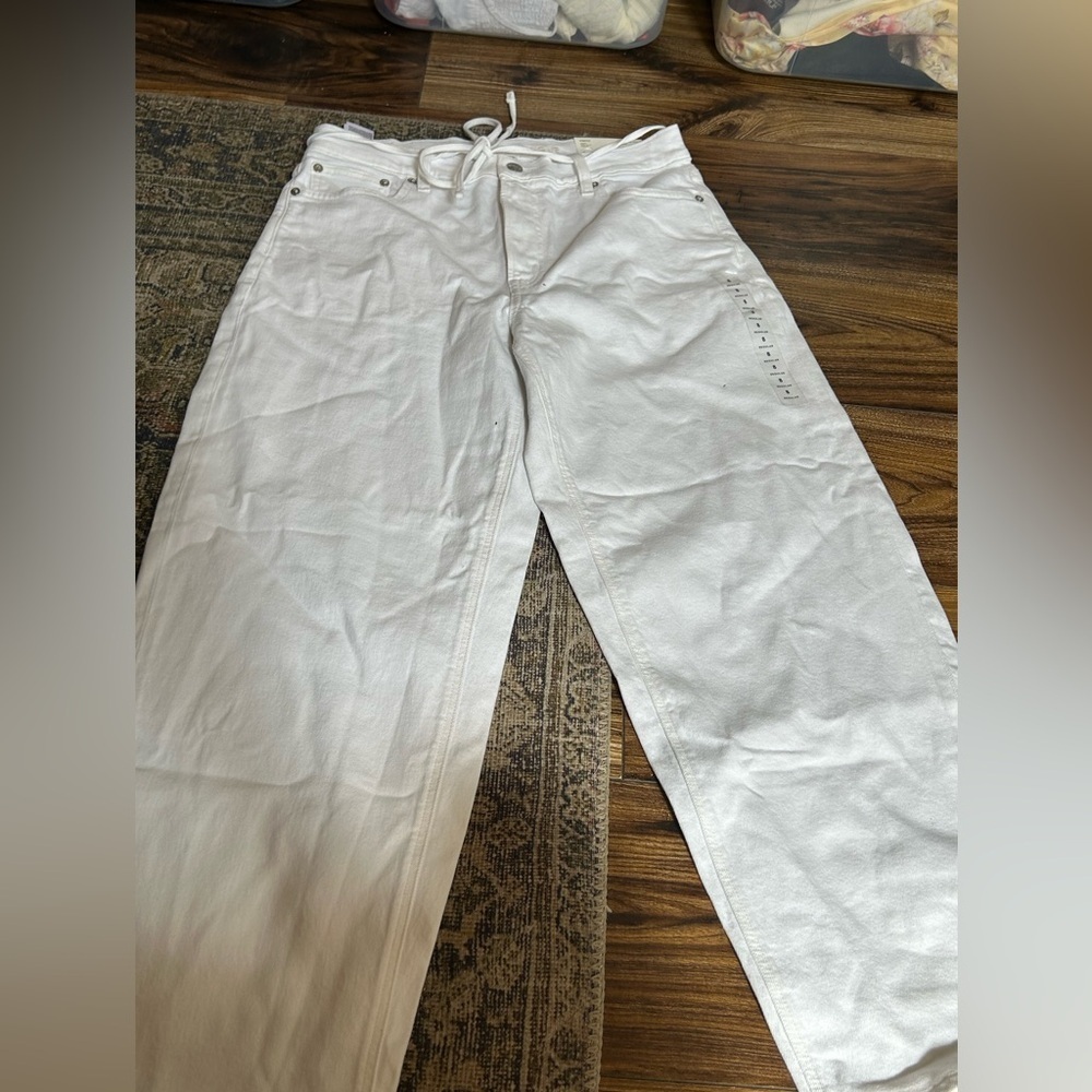 NWT AE White Mid Rise Stretch barrel jeans - Picture 3 of 12